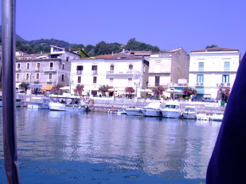 Hostal Agrestis Domus San Giovanni a Piro Exterior foto