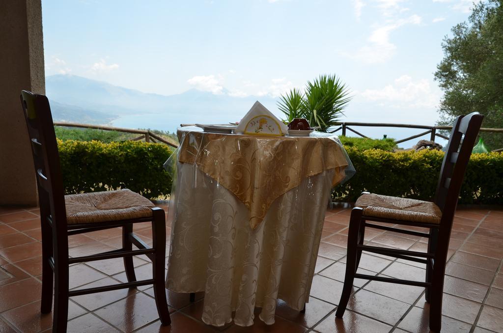 Hostal Agrestis Domus San Giovanni a Piro Exterior foto