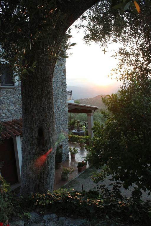 Hostal Agrestis Domus San Giovanni a Piro Exterior foto